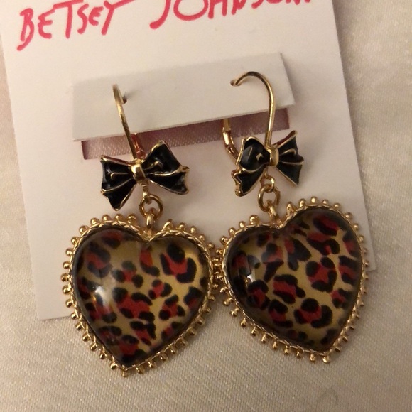 Betsey Johnson Gold Tone Leopard Heart Shaped Drop Earrings Bow Accent NWT - Picture 7 of 11